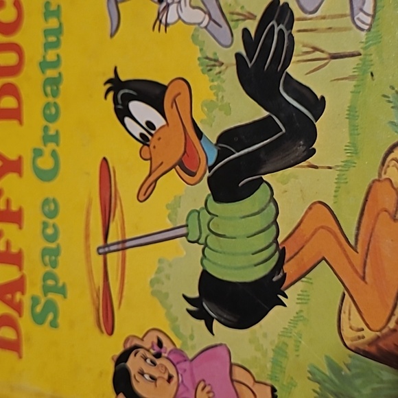 A GOLDEN BOOK BUNDLE- BUGS BUNNY CALLING; DAFFY DUCK Space Creature, Vintage - Picture 3 of 9